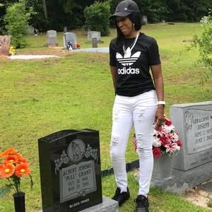 Meet your Posher, Angela